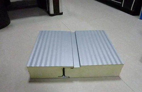 必承建材告訴您關于聚氨酯封邊巖棉夾芯板的特點及優(yōu)點是什么？