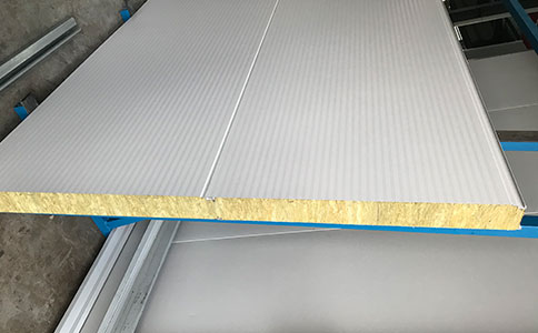 創(chuàng)新產品——橫裝夾芯板，讓建筑更穩(wěn)固